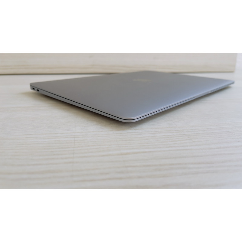 MacBook Air 2020 Space  i3 1.1ghz 8/128